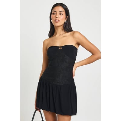 boohoo Dames Slinky Kant Mix Ruches Zoom Skater Jurk | Zwart | Maat: 36