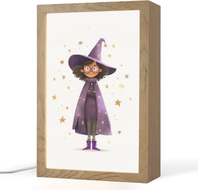 Nachtlampje 20x30 cm - Kinder lampje - Heks - Paars - Sterren - Heksenhoed - Tafellamp kinderkamer - Slaapkamer lamp - Bedlamp kinderen - Kinderlampje stopcontact - Wandlamp babykamer - Nachtlampjes