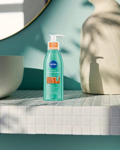 Nivea Derma Skin Clear Face Wash Gel with Salicylic Acid and Niacinamide 150ml
