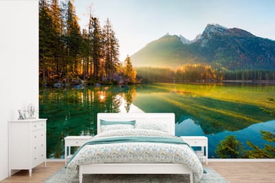 Behang - Fotobehang Meer - Bos - Bergen - Natuur - Zon - Landschap - Breedte 360 cm x hoogte 240 cm