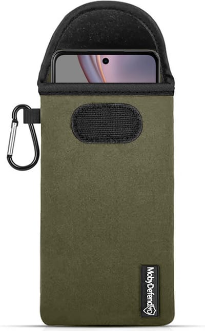 MobyDefend Hoesje - Geschikt voor Motorola Moto G75 - Neopreen Pouch Met Karabijnhaak - Insteek - Riemlus - Groen