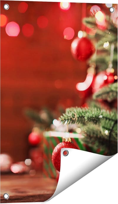 Gards Tuinposter Kerstboom met Rode Lichtjes en Kerstballen - 40x60 cm - Tuindoek - Tuindecoratie - Wanddecoratie buiten - Tuinschilderij