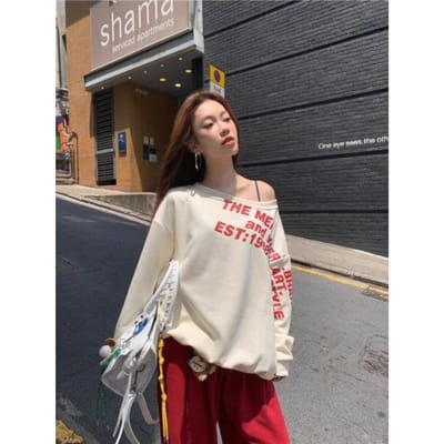 Off-shoulder Retro Bedrukte Letter Trui met Lange Mouwen Dames Herfst Nieuwe Niche Schuin Schouder Onregelmatige Losse en Dunne Top XXL abrikoos