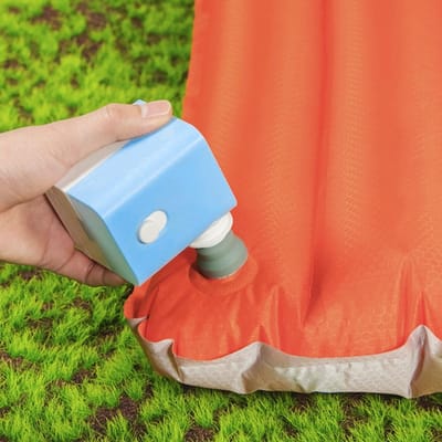 Mini Pompe à Air Gonfleur Portable Pompe à Matelas Pneumatique pour Ballon de Yoga Lit Gonflable Alimenté par Batterie