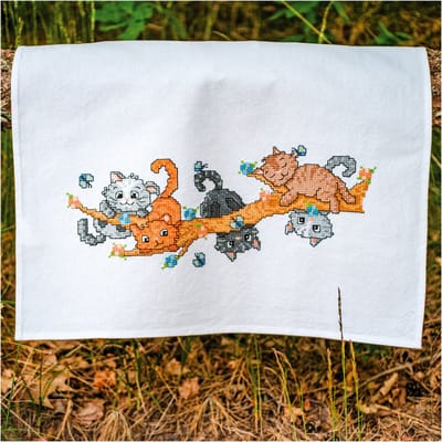 Vervaco - Keukenhanddoek kit - Spelende poesjes - PN-0217574 - Borduren - Borduurpakket - Borduurpakket volwassenen - Borduurpakket kind