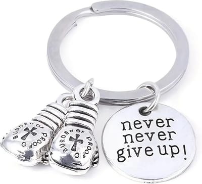 Sleutelhanger Never Never Give Up I Met Bokshandschoenen I Motivatie Sleutelhanger I Zilver