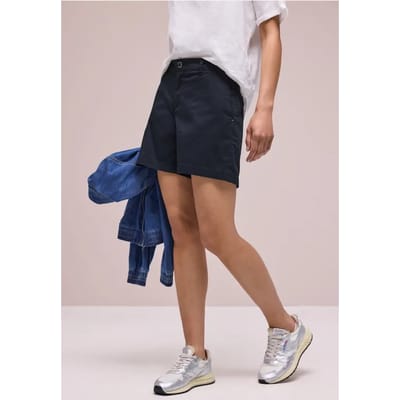 Mid Waist chino shorts in een casual pasvorm