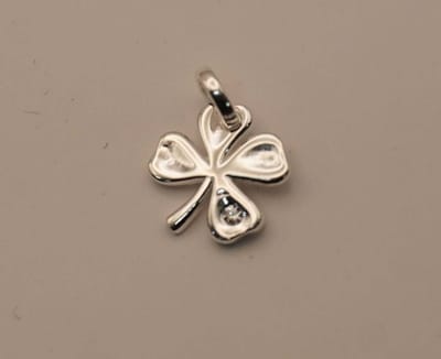Zilveren hanger klaverblad - sterling zilveren hanger klaverblad - 925 zilveren simpele klaverblad hanger - geluksbrenger hangertje voor aan ketting - sterling zilveren geluksbrenger hanger