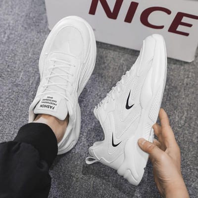 Chaussures de haute beauté pour hommes, petites chaussures blanches pour les loisirs et les sports, semelle épaisse, tendance, pour papa, nouvelle collection 39 white