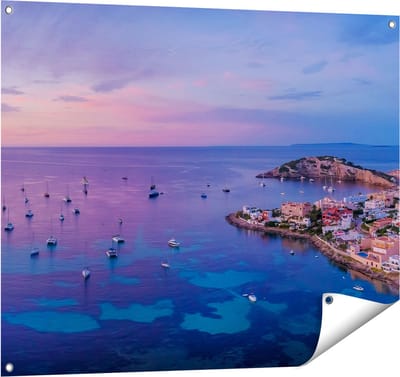 Gards Tuinposter Ibiza met Boten op het Water bij Zonsopgang - 100x80 cm - Tuindoek - Tuindecoratie - Wanddecoratie buiten - Tuinschilderij