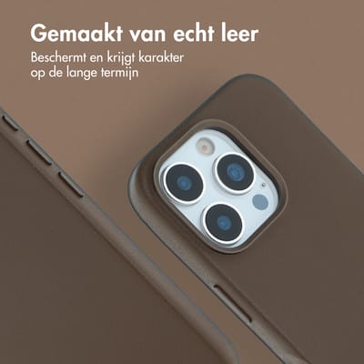 Accezz Hoesje - Geschikt voor iPhone 16 Pro - geschikt voor MagSafe Leather Backcover - Coffee Brown