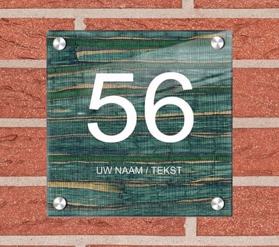 Naambordje voordeur plexiglas 25x25x0,5 cm model 1136 - Huisnummerbordje, naambordjes, naambordje huis, naamplaatjes, huisnummer bord, huisnummer bordje, originele naambordjes voordeur, huisnummerbord met naam, originele huisnummer bord
