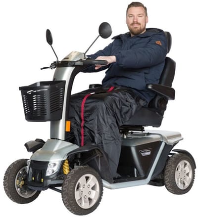 Zorgmiddelenaanhuis - Voetenzak M met voor uw scootmobiel - Voor: 87 cm. Achter: 138 cm x 138 cm (LxB) - Zwart Kleur binnenkant: Zwart