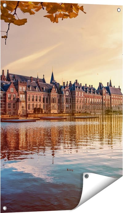 Gards Tuinposter Binnenhof Gebouw in Den Haag - 60x90 cm - Tuindoek - Tuindecoratie - Wanddecoratie buiten - Tuinschilderij