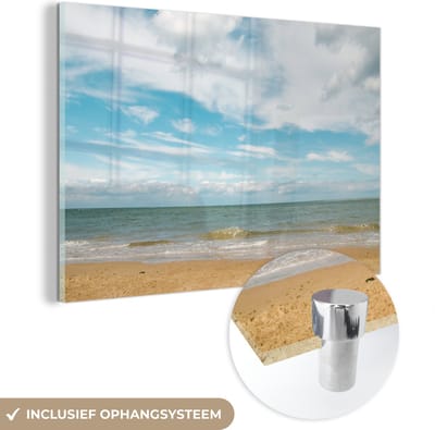 MuchoWow® Glasschilderij 120x80 cm - Schilderij acrylglas - Strand - Zomer - Wolken - Foto op glas - Muurdecoratie woonkamer - Wanddecoratie slaapkamer - Schilderijen