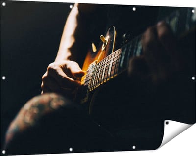 Gards Tuinposter Man Speelt Gitaar - 120x80 cm - Tuindoek - Tuindecoratie - Wanddecoratie buiten - Tuinschilderij