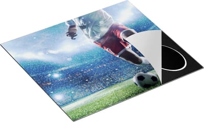 Chefcare Inductie Beschermer Voetbal Speler met de Bal in een Druk Stadion - 60x50 cm - Afdekplaat Inductie - Kookplaat Beschermer - Inductie Mat