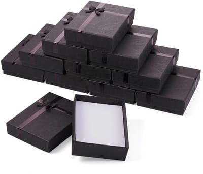 Dailygoods- Sieraden Doos 12 Stuks - Geschenkdozen - Katoen Gevuld - Zwart - Afmetingen 9x7x2,6 cm - Voor Halskettingen/Ringen/Oorbellen - Sieradenverpakking