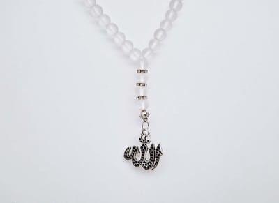 Handgemaakte Natuurstenen Autohanger "Selenite"- Met metalen hanger "Aallah" - 8 mm diameter van de korrel- Mooie accessoire en decoratie voor de auto