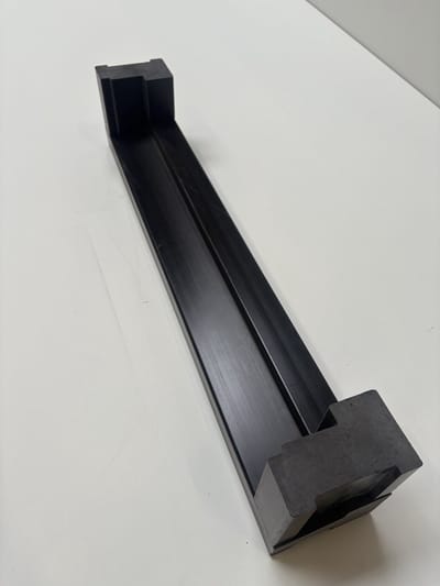 Kunststof onderdorpel | 95cm | inclusief kunststof neuten 100mm | Bevestigingsset | Buitendraaiend | kopmaat 66x110mm | Complete set | Kozijn renovatie | Nooit geen verrotte onderdorpel meer