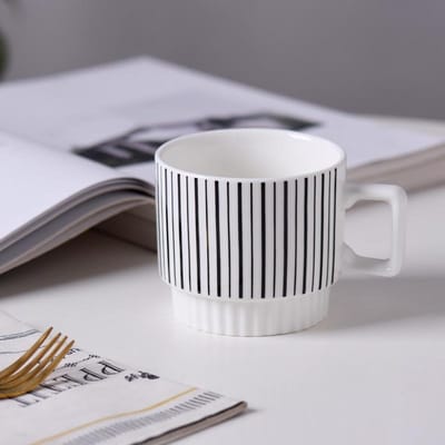 Nordisch Strak Zwart-Wit Hepburn Stijl Keramische Stapelbare Mokken Unieke Kantoor Waterbeker Koppelsmokken Designgevoel 301-400ml