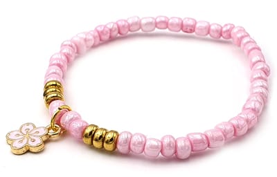 Kralenarmbandje rose en goud met glaskraaltjes en bloem hangertje - 17 cm