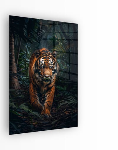 Indoorart - Glasschilderij Tijger in de Jungle 40x60 CM - Afbeelding op plexiglas - Inclusief montagemateriaal
