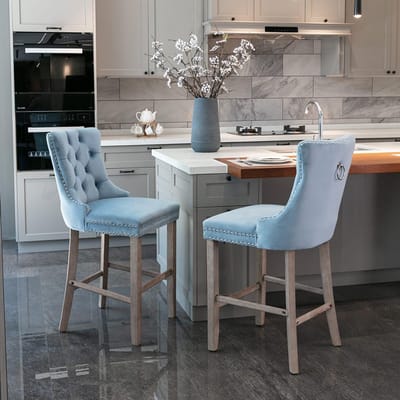 Pugsdrly Eigentijdse barstoelen bekleed met fluweel met capitons en houten poten, verchroomde spijkerversiering, barstoelen in casual stijl, barstoelen, set van 2 (lichtblauw), DE2002LB