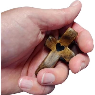 Kruis Mijn Hart Aanmoedigingscadeau Handzaam Houten Kruis met Epoxy Hart om in Zak te Dragen Emotionele Steun gray