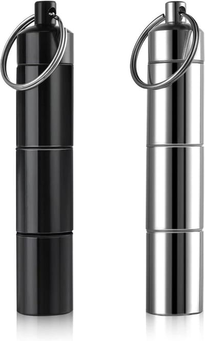 Persoonlijke pillendispenser, 2 stuks metalen sleutelhanger pillenhouder - waterdicht, 3 compartimenten sleutelhanger aluminiumlegering mini-pillenorganizer koffer voor reizen