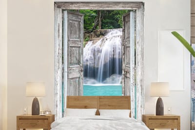 Behang - Fotobehang Doorkijk - Waterval - Natuur - Landschap - Breedte 160 cm x hoogte 240 cm