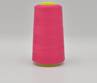 Overlock Garen per 4 stuks -  3000 Yards (2742 meter) per stuk - In 36 kleuren leverbaar - Fuchsia