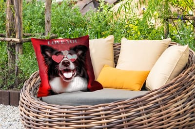 Buitenkussen Weerbestendig - Hond - Hartjesbril - Loveyou - Rood - 50x50 cm