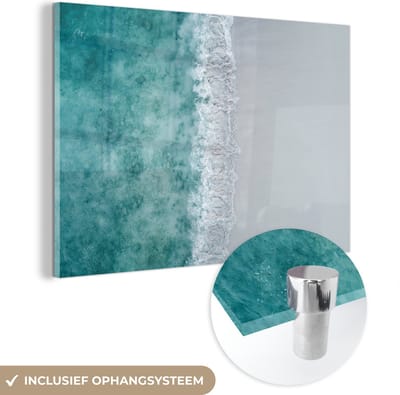 MuchoWow® Glasschilderij 150x100 cm - Schilderij acrylglas - Strand - Zee - Golven - Foto op glas - Muurdecoratie woonkamer - Wanddecoratie slaapkamer - Schilderijen