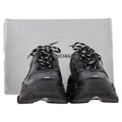Balenciaga Triple S Sneakers in Zwart Polyester