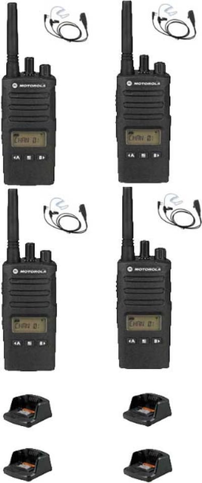 Set van 4 Motorola XT460 IP55 PMR446 met beveiliging oortje M1 2-Pins en tafellader