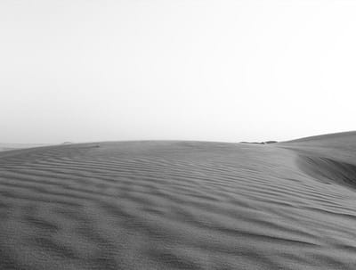 Poster Woestijn In Oman - 50x70 cm - Natuur Poster - WALLLL