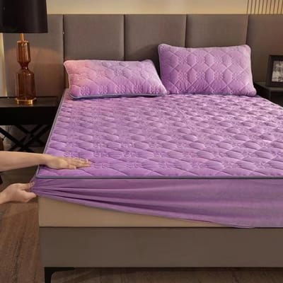 Effen kleur King Queen Size Zacht Warm Fluwelen Matrashoes Dik Koraal Fleece Gewatteerd Bed Hoeslaken Niet Inbegrepen Kussensloop 2 Pillowcase 48x74cm paars
