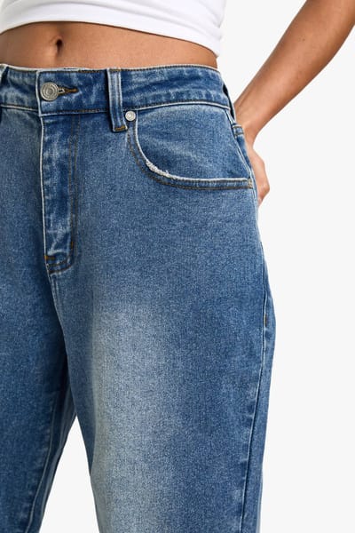 boohoo Dames The Petite High Waist Mom Jean | Vintage Wash | Maat: 6/28L