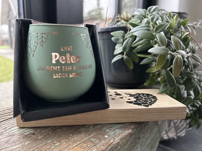 Creaties van Hier - Lieve peter jij bent een stralend mooi mens - Theelichthouder met Plankje - Glas - 9,4x8,9 cm