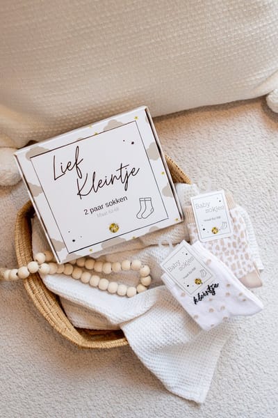Kraamcadeau Babysokjes | Cadeaupakket | Geboortecadeau | 2 Paar Sokken Cadeaudoosje