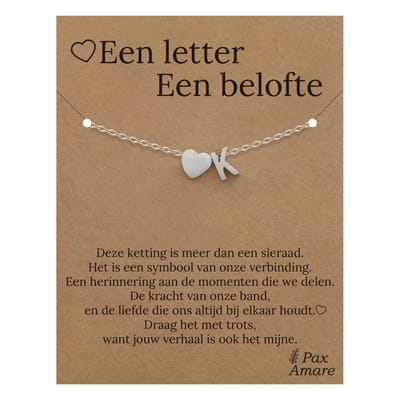 Letter K Armband op Cadeau Kaartje - Een letter, een belofte - 15,5cm + 5,5cm verstelbaar Zilverkleurig Stainless Steel - Initiaal & Hartje Hanger - Pax Amare