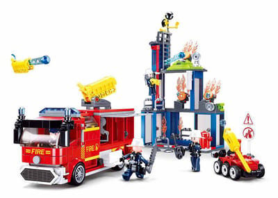 Sluban Brandweer Training Center bouwspeelgoed kinderen vanaf 6 jaar - Constructiespeelgoed modelbouw - bouwdoos met 585 bouwstenen - M38-B0967
