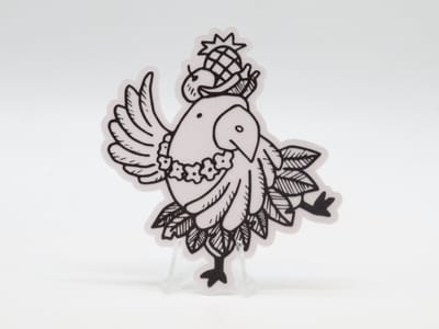 Vogel met Feestelijke Fruithoed Sticker - Dieren in het Dagelijks Leven | Vera's Arts & Dice | Schattige Stickers - Handgemaakte Stickers - Journaling - Bullet Journal - Scrapbooking - Leuke Stickers - Laptop Sticker - Telefoon Sticker