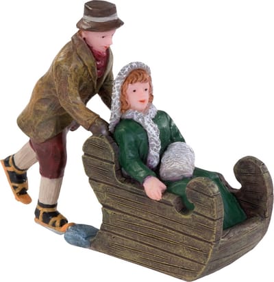Dickensville Kerstfiguur Man Duwt Vrouw In Slee 7 X 2 Cm