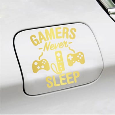 Bumpersticker - Gamers Never Sleep - 12,9 X 11,8 - Goud