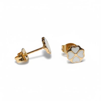Aramat Jewels | Oorbellen | Goudkleurige Klavertje Vier Oorbellen Met Emaille | Wit | |6mm | Staal | Kinderen, Volwassenen | Verkleurd niet