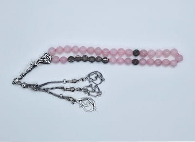 Handgemaakte naam tasbih 33 Kralen Natuursteen “Roze kwartz” - met metaal tassel “Mijn moeder"- Met je naam of de naam van uw geliefde- 8 mm diameter van de korrel