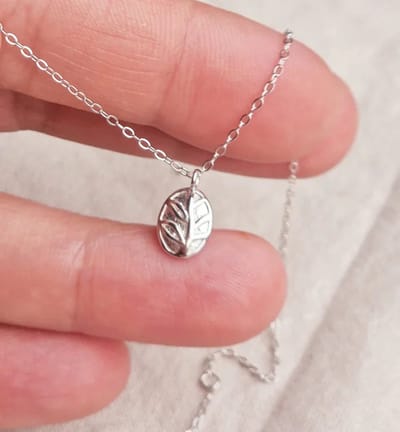 Zilveren kettingen met hanger - The Leaf Pendant - Handgemaakt - Rhodiumplated - Blaadje - Fijne Dameskettingen - 925 sterling zilver