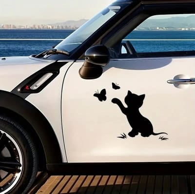 GoedeDoelen.Shop | Auto Sticker Vlinder Kat | Afmeting 12 x 16 CM | Weerbestendig | Autosticker | Scootersticker | Poezen sticker | Katten Sticker | Vlinder Sticker | Laptop Sticker | Auto Accessoire